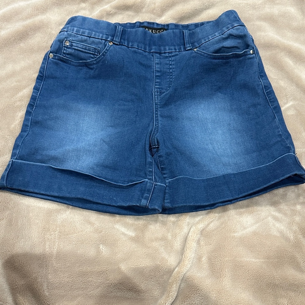 Women’s Dark Blue Pull-On Denim Shorts with Folded Hem